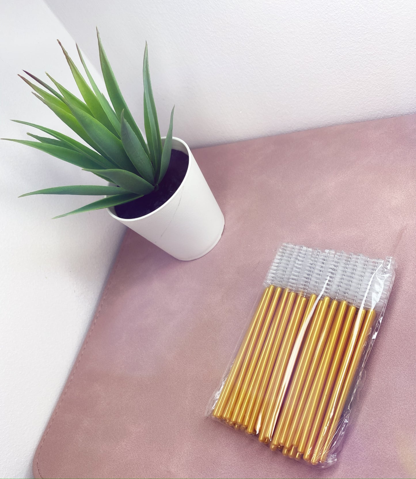 Mascara Brushes - 50 Pack - Gold