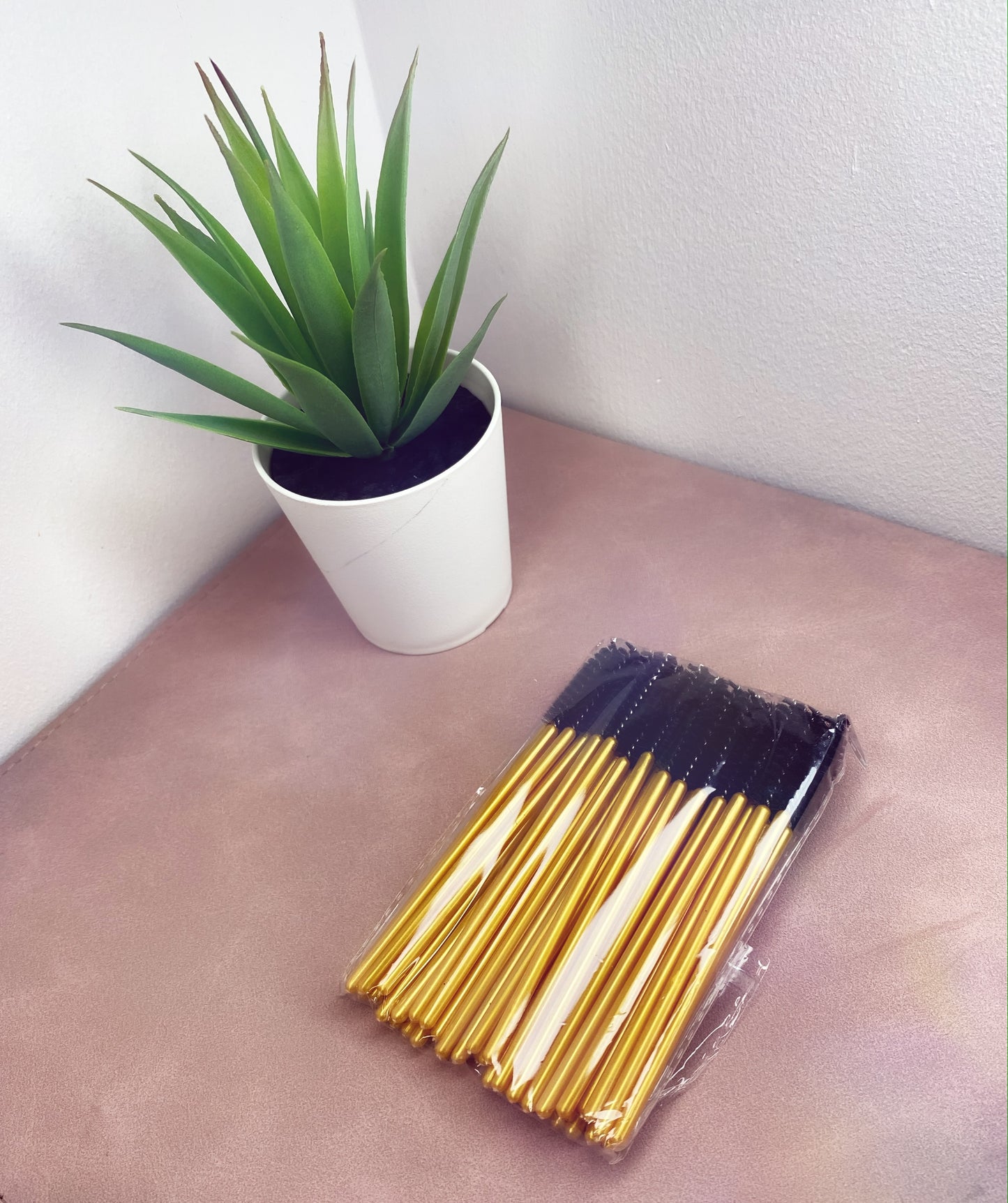 Mascara Brushes - 50 Pack - Gold